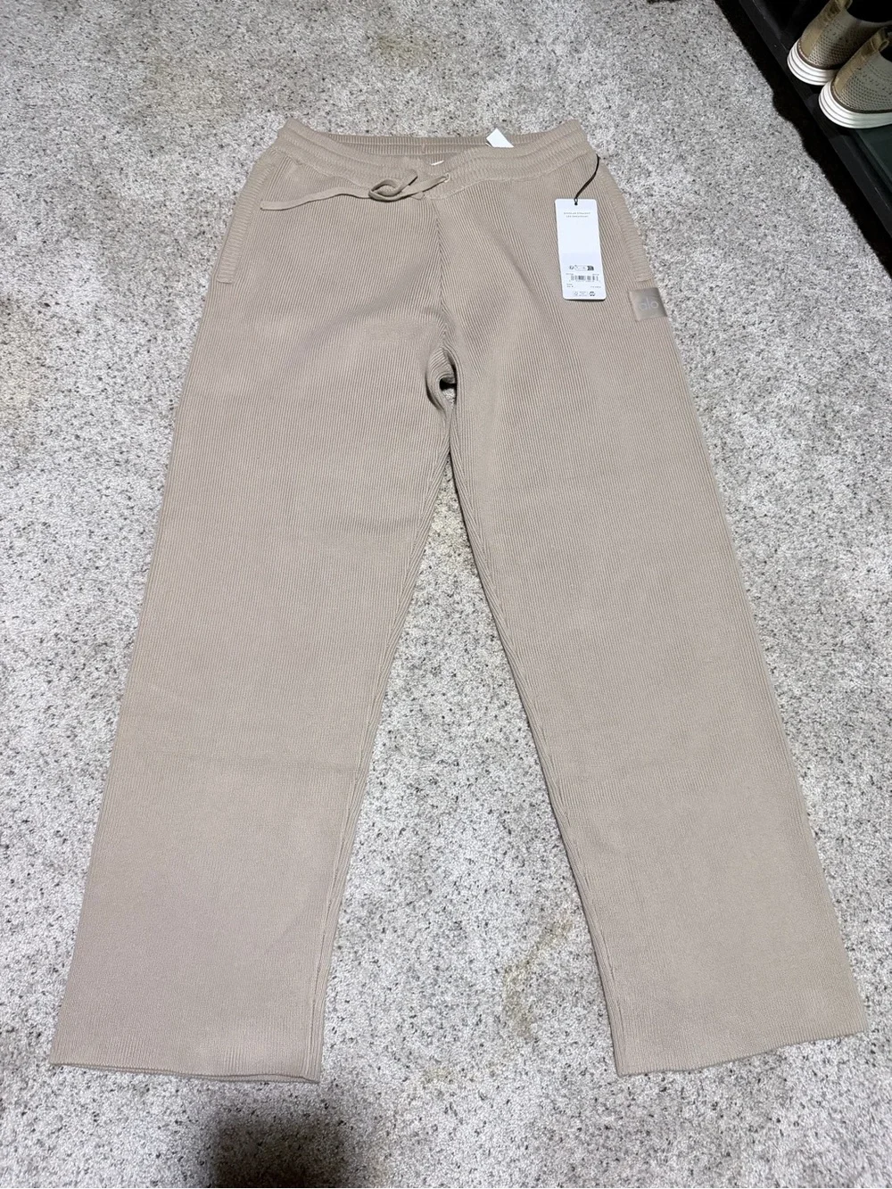 ALO Yoga Beige Straight-Leg Knit Pants - Picture 3 of 3
